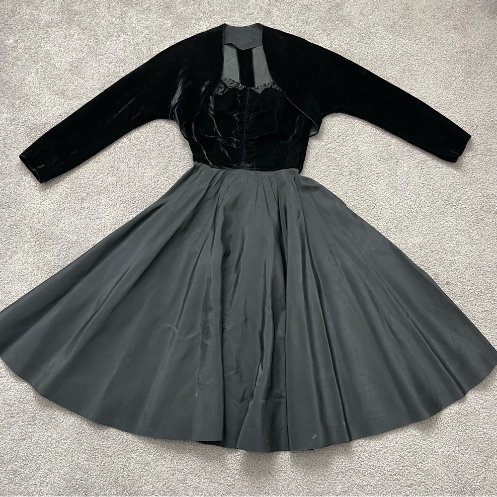 Vintage 1950s Full Circle Skirt Strapless Velvet Dress with Beaded Neckline